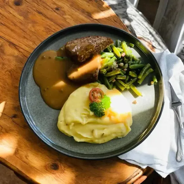 Hacksteak mit Kartoffelpüree